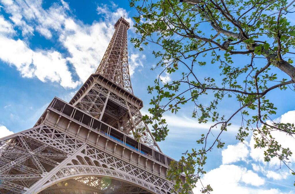 Como visitar a Torre Eiffel - vista desde o Champ de Mars