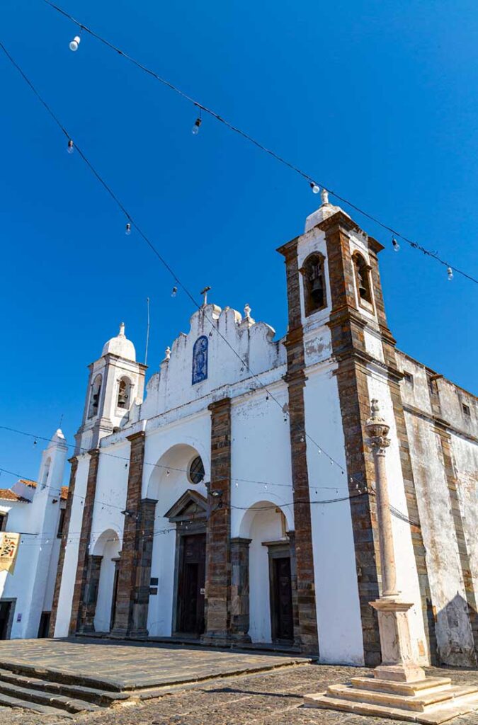 Fachada da Igreja de Nossa Senhora da Lagoa